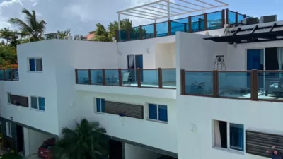 Los Corales